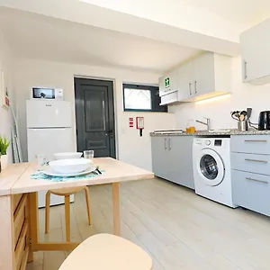 A62 - Cul De Sac In Apartment Lagos